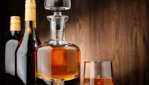 經常喝酒的人，身體這三處會變顏色，占兩個以上提示肝臟已受傷